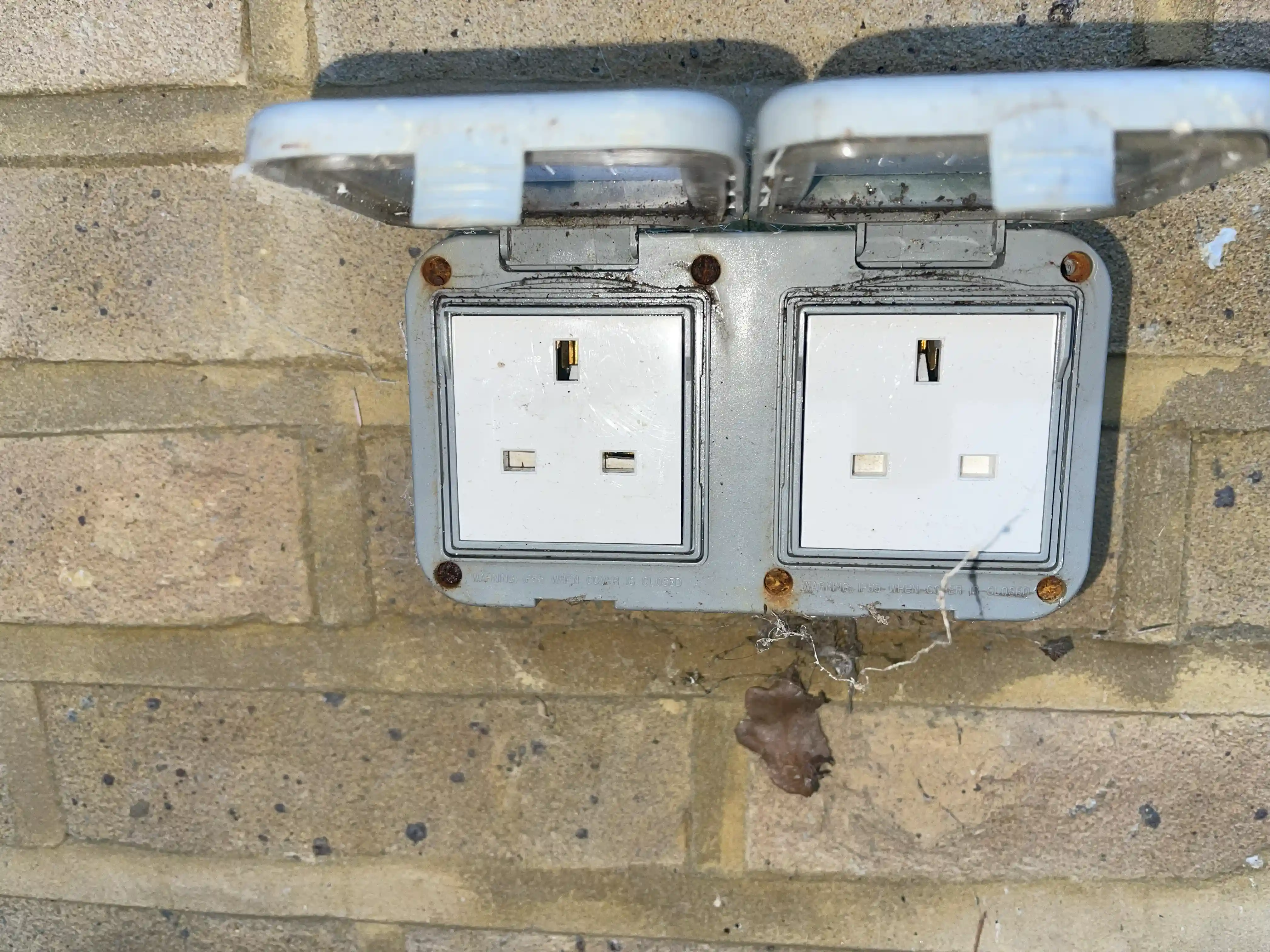 Emergency Electrician Redhill